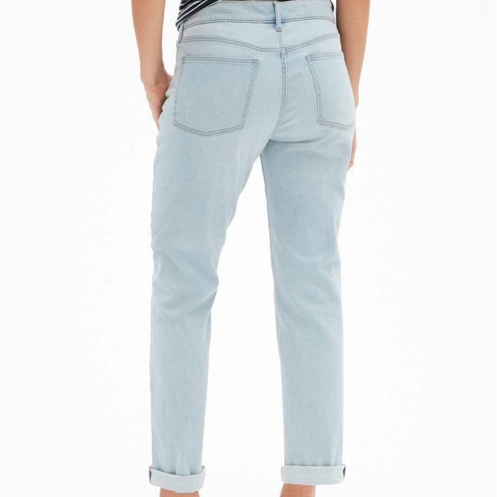 NWT GAP Girlfriend Jeans Light Distressed HW9492 - Picture 2 of 8